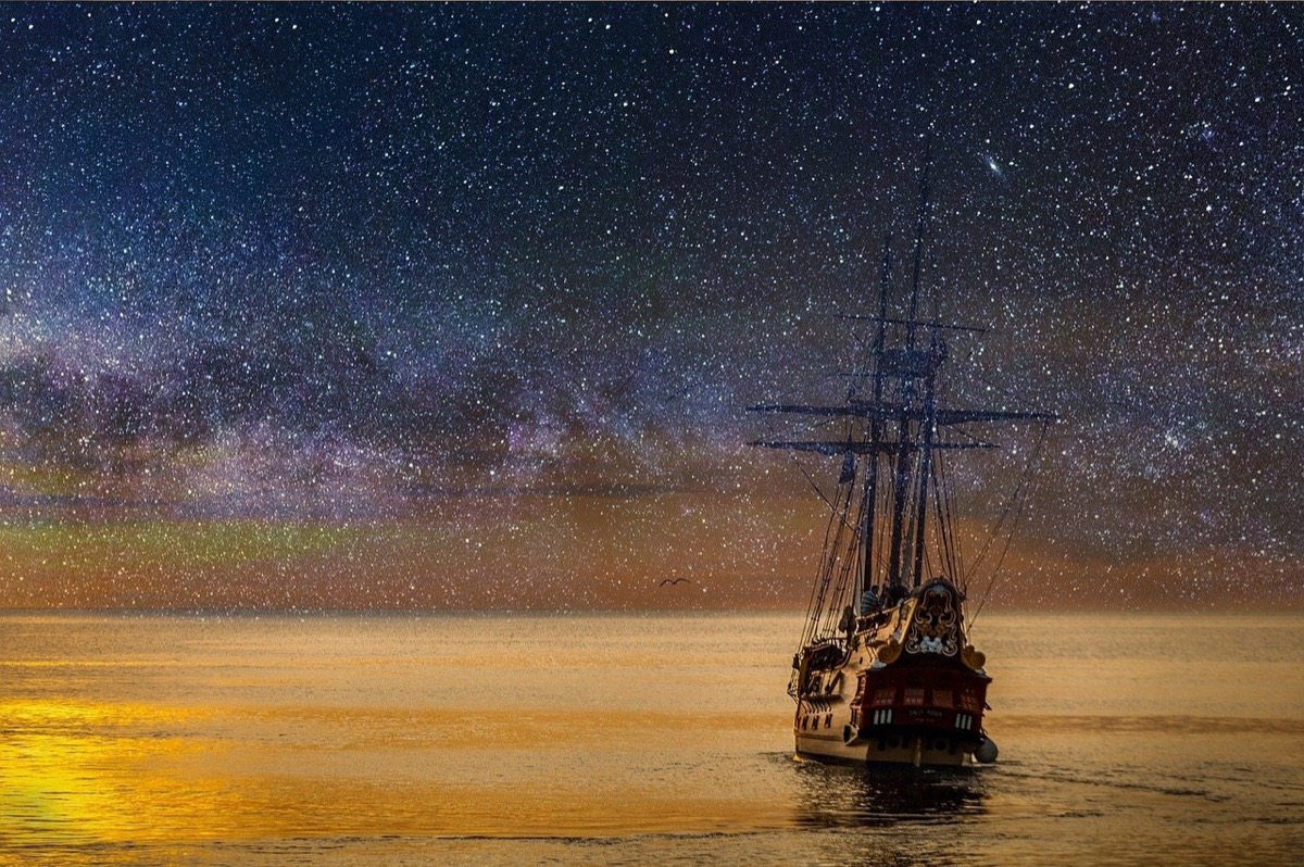 ship-2787544_1280