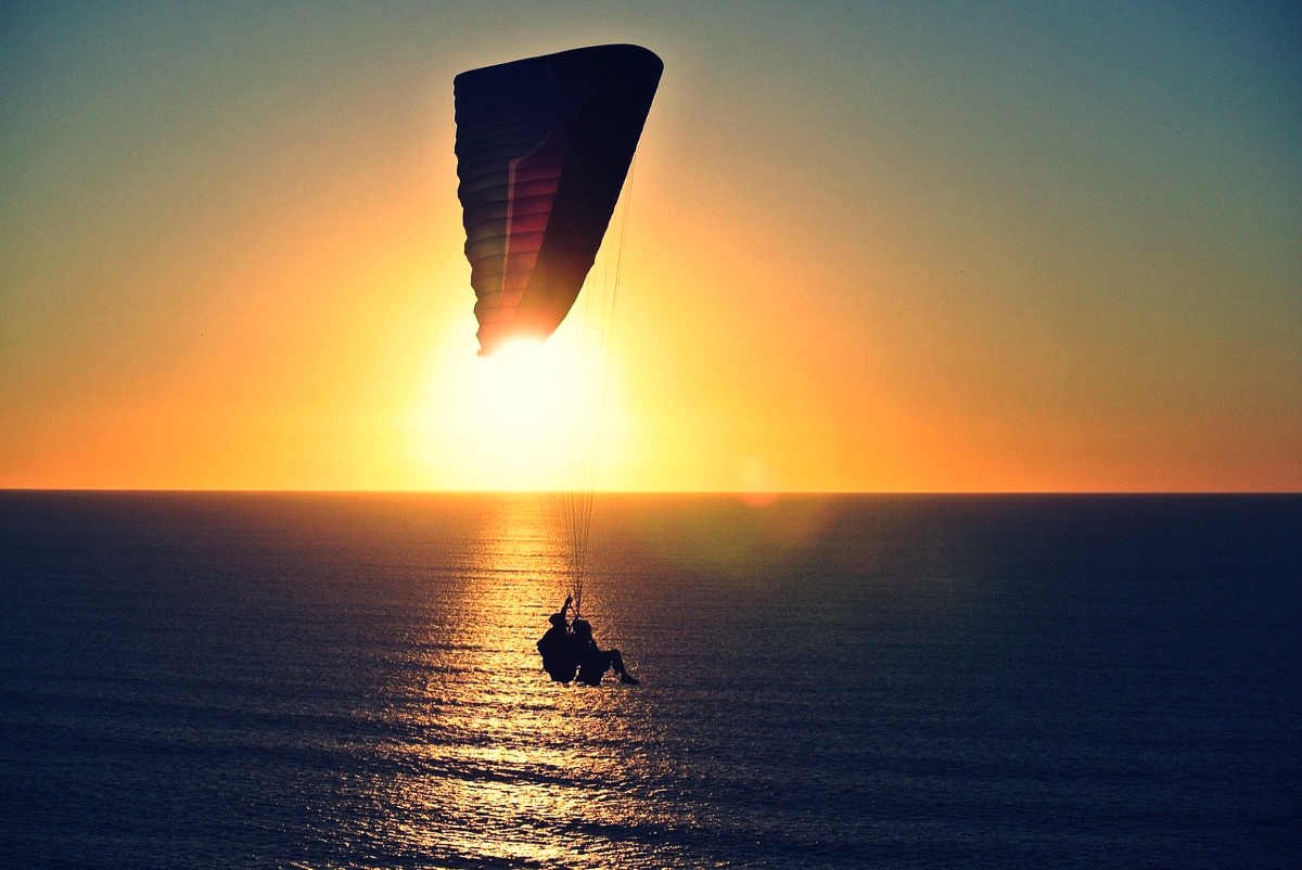 paragliding-918721_1280