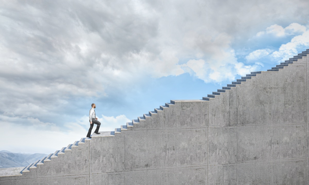 freepik-businessman-climbing